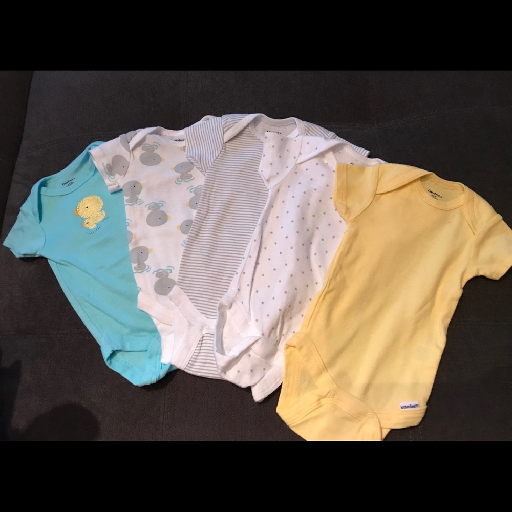 NWOT 5 Matching Gerber onesies